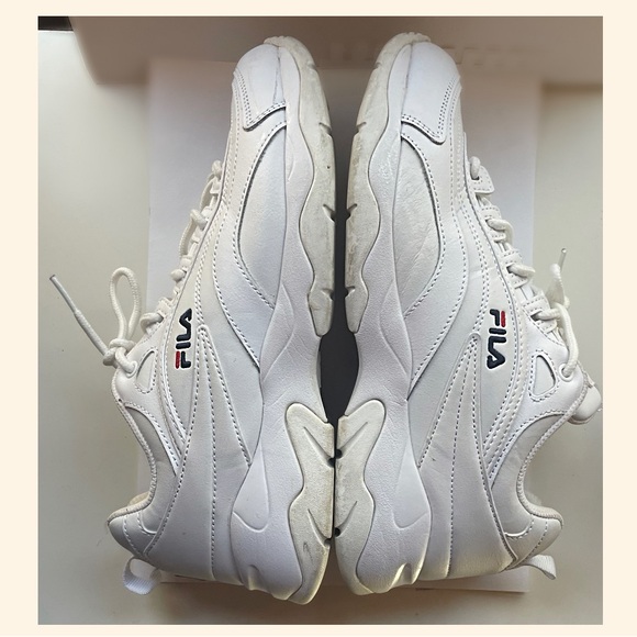 FILA Women’s Disarray White Tennis Sneakers Shoes
Size US 10 - Picture 4 of 9